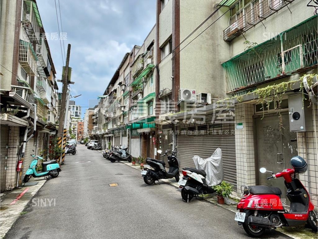 稀有大直公寓一樓房屋室內格局與周邊環境