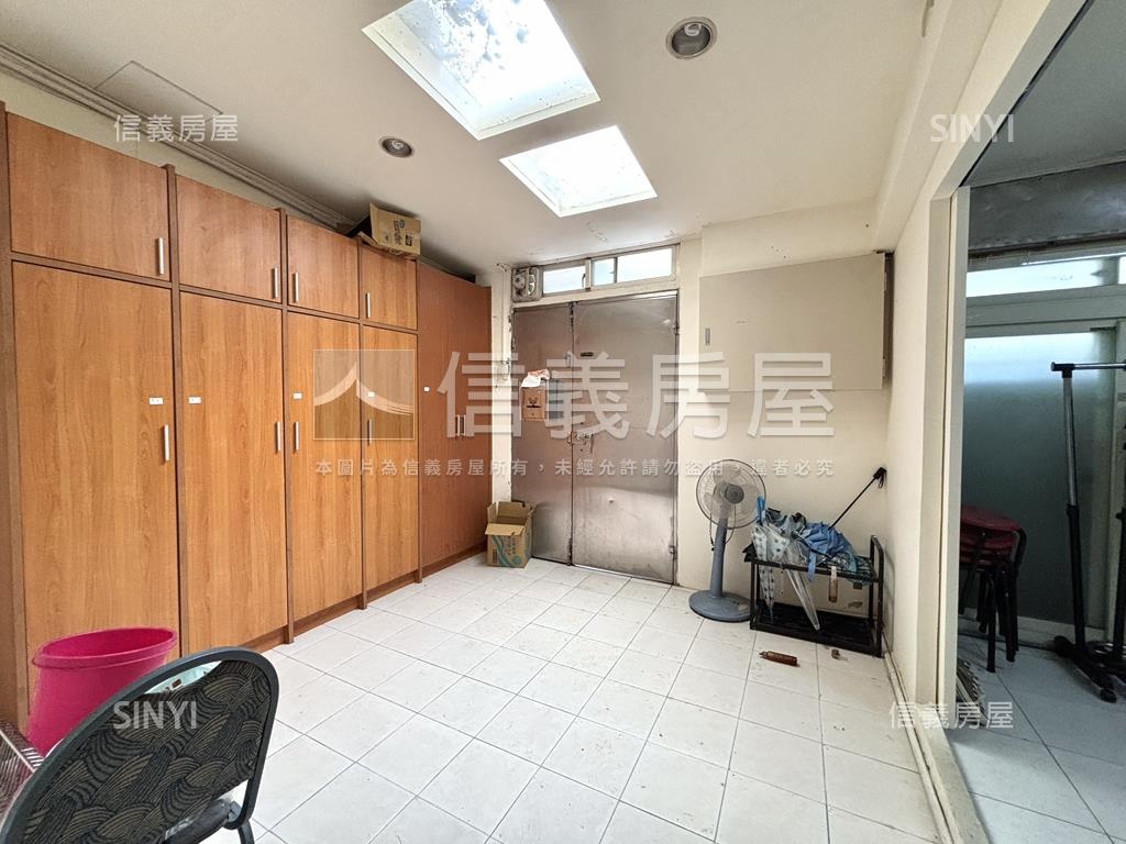 稀有大直公寓一樓房屋室內格局與周邊環境