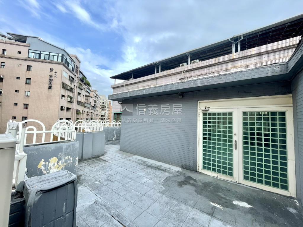 農安公園一層一戶邊間頂加房屋室內格局與周邊環境