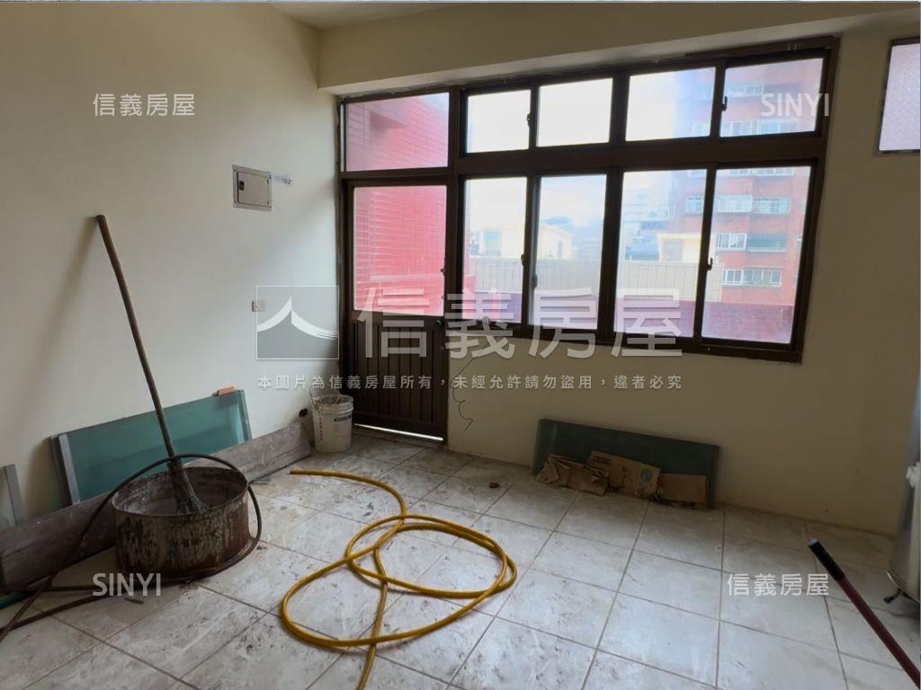 南豐街稀有釋出收租透店房屋室內格局與周邊環境