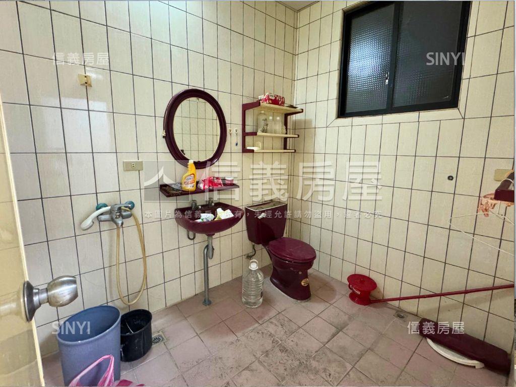 南豐街稀有釋出收租透店房屋室內格局與周邊環境