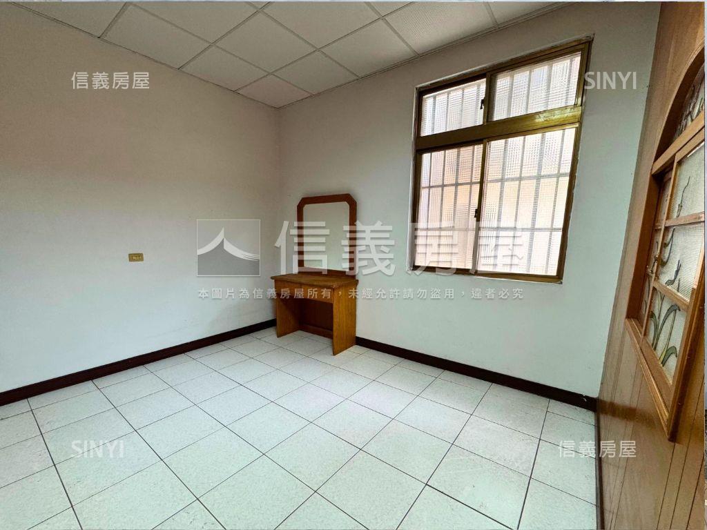 南豐街稀有釋出收租透店房屋室內格局與周邊環境