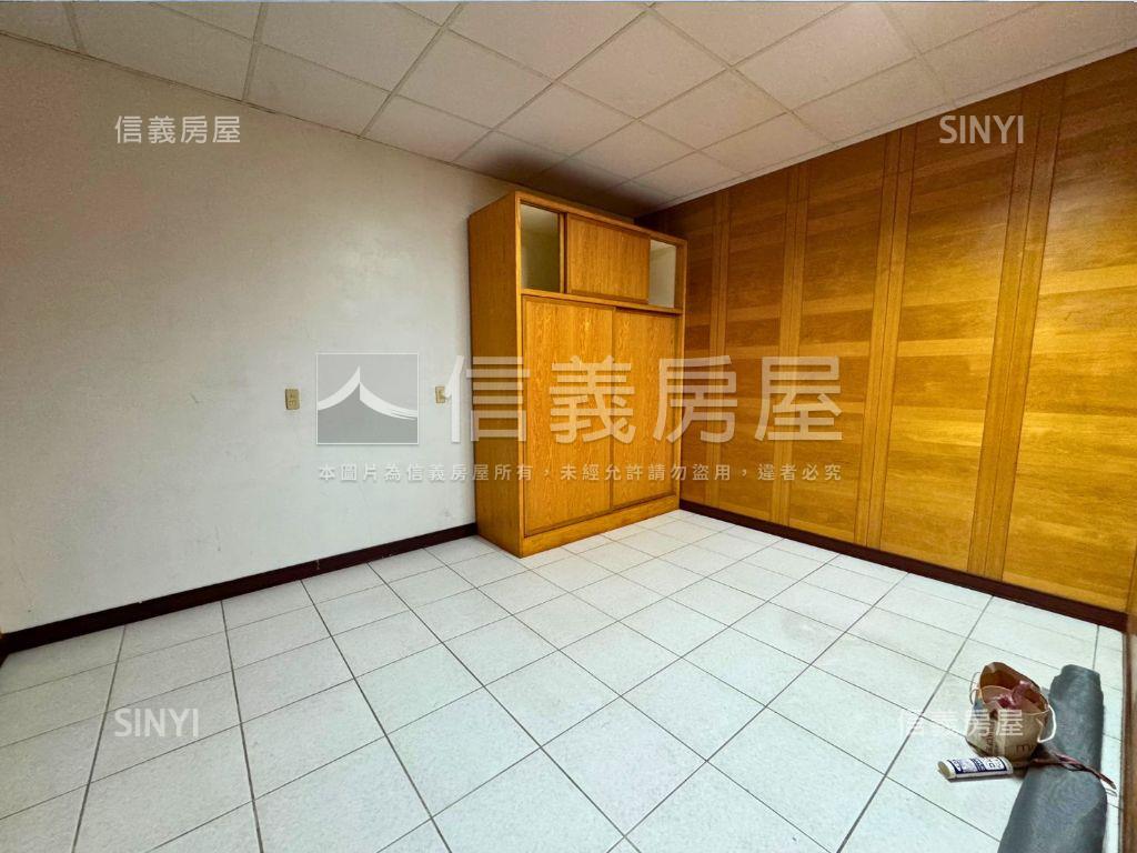 南豐街稀有釋出收租透店房屋室內格局與周邊環境