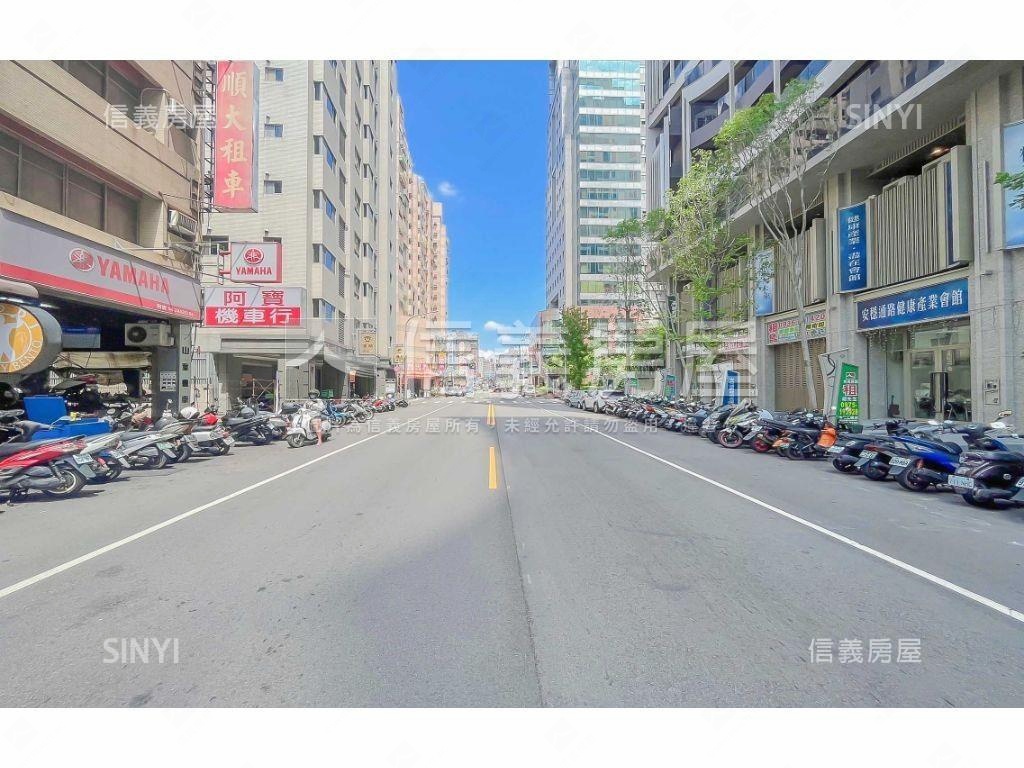 精銳大面寬樓店車潮人潮多房屋室內格局與周邊環境