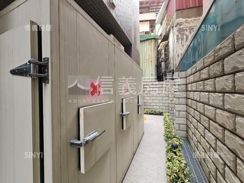 小資美妝雙面採光２房房屋室內格局與周邊環境