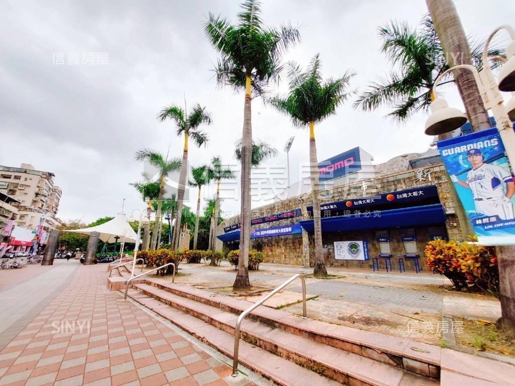 小資美妝雙面採光２房房屋室內格局與周邊環境