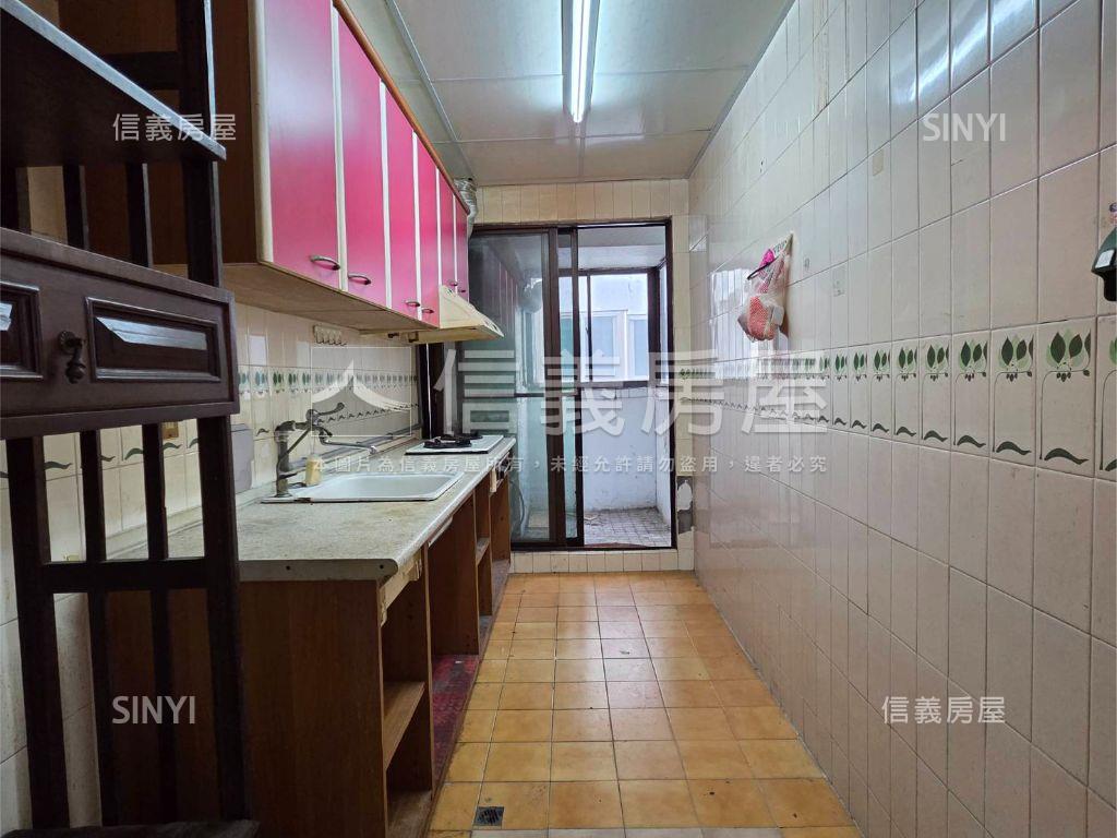 三多商圈高樓景觀三房房屋室內格局與周邊環境