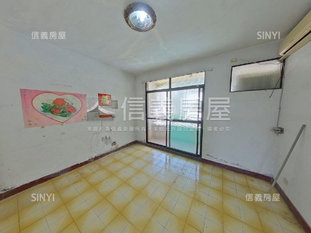 左營大路邊間透天房屋室內格局與周邊環境