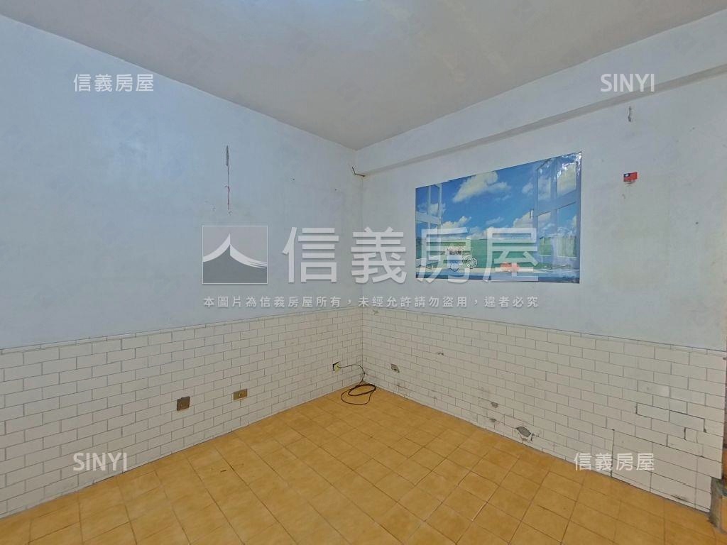 左營大路邊間透天房屋室內格局與周邊環境