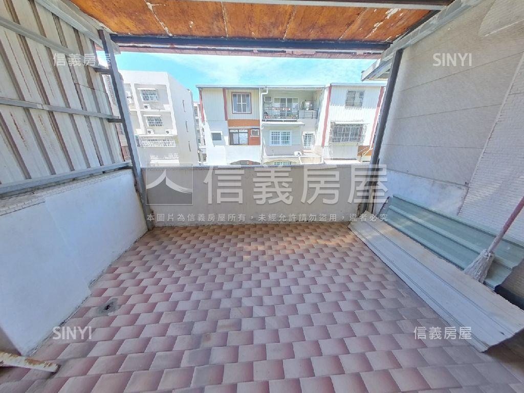左營大路邊間透天房屋室內格局與周邊環境