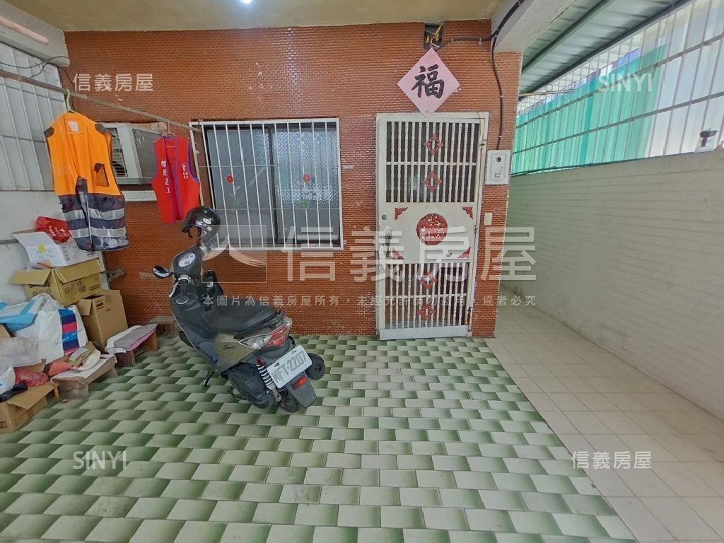 左營大路邊間透天房屋室內格局與周邊環境