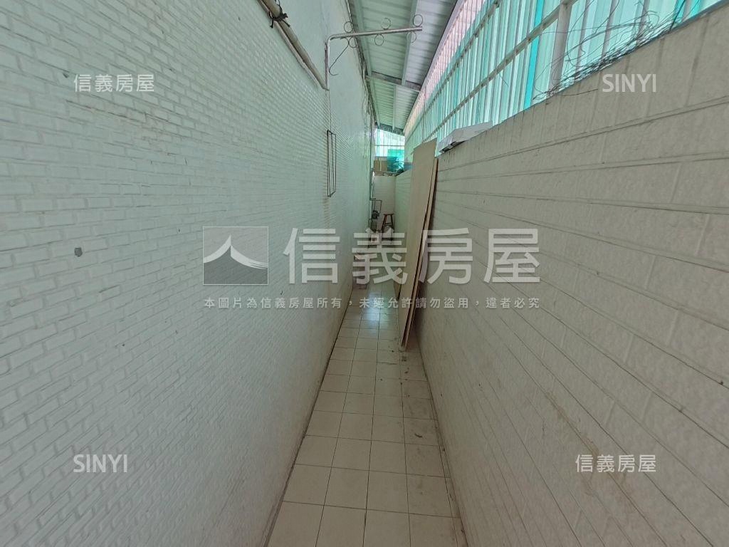 左營大路邊間透天房屋室內格局與周邊環境