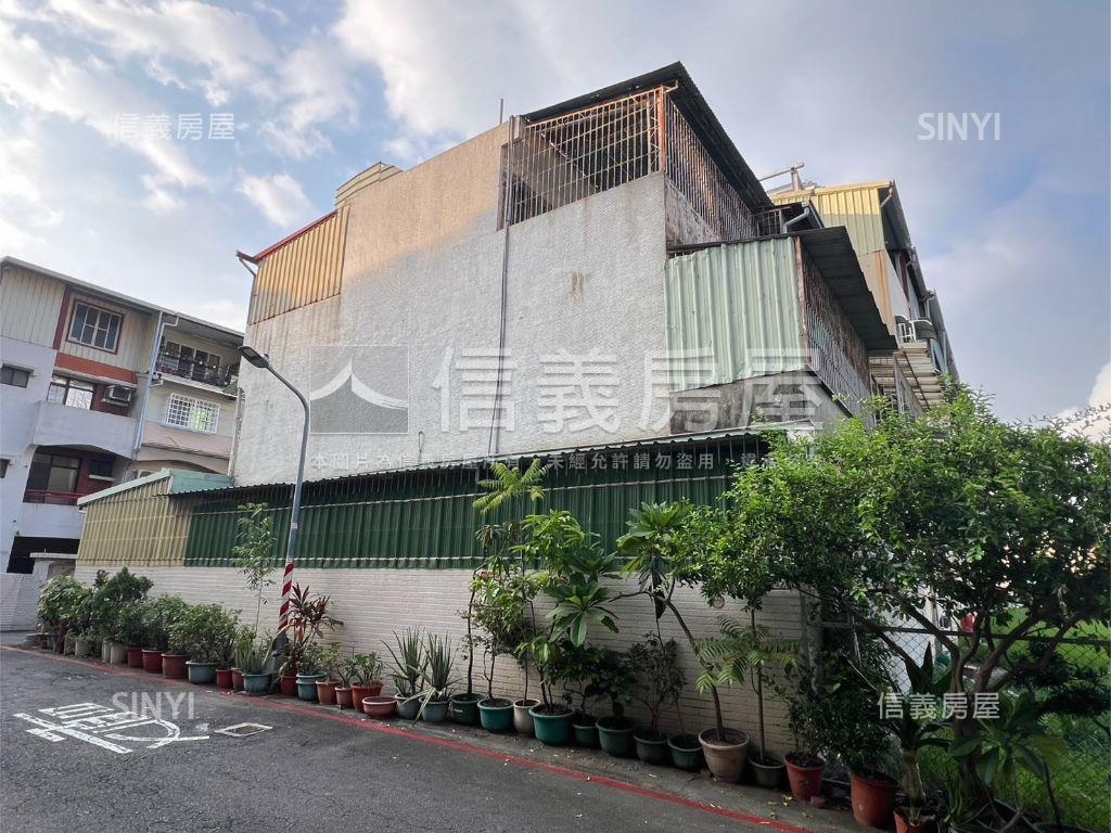 左營大路邊間透天房屋室內格局與周邊環境