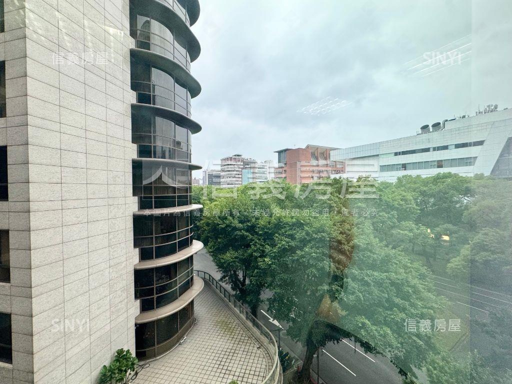 ＮＥＷ敦南景觀辦公附車位房屋室內格局與周邊環境