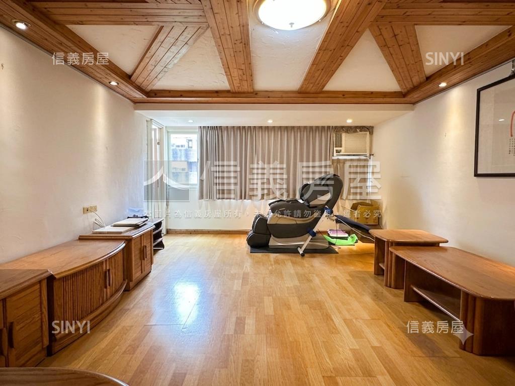 日光邊間優美電梯大三房房屋室內格局與周邊環境