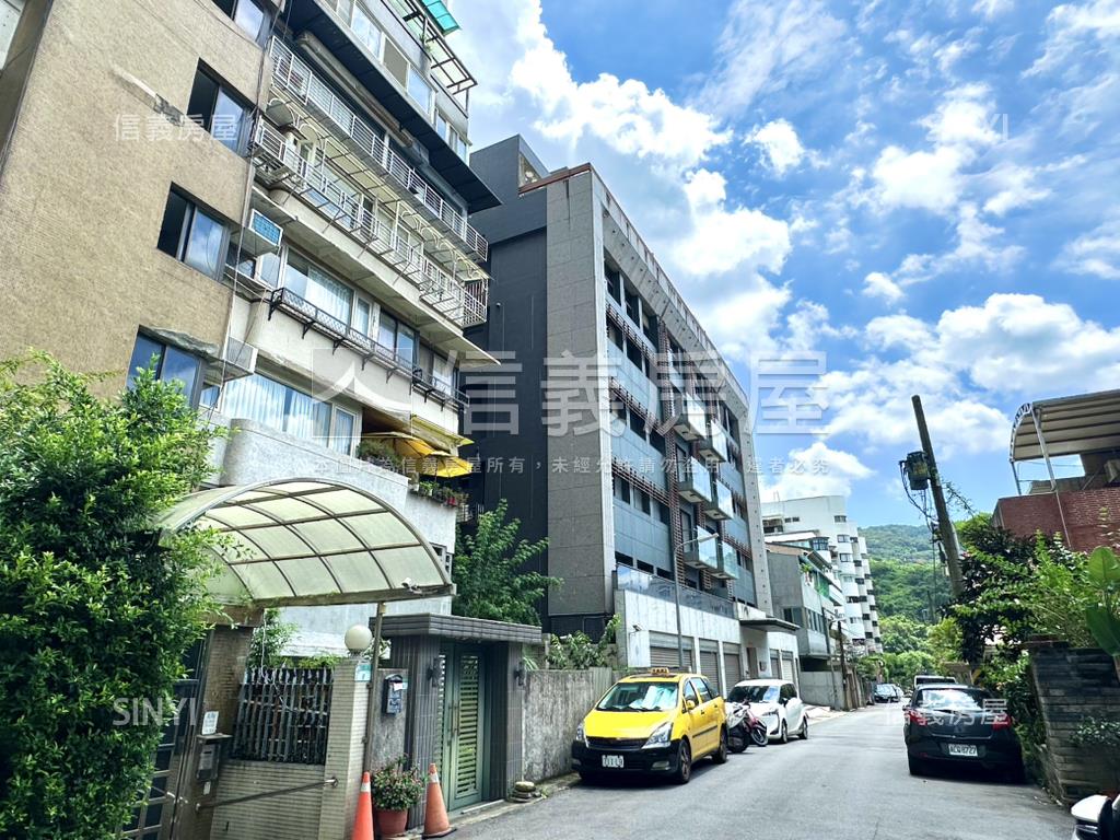 專任日光優美電梯大三房房屋室內格局與周邊環境