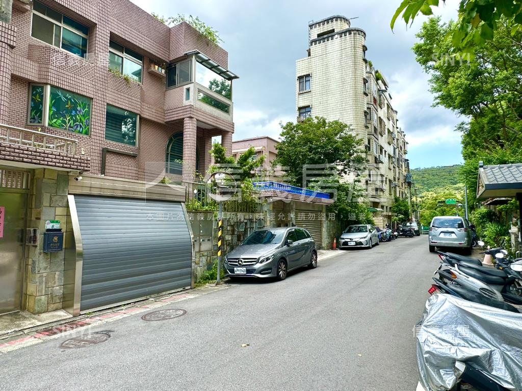 專任日光優美電梯大三房房屋室內格局與周邊環境