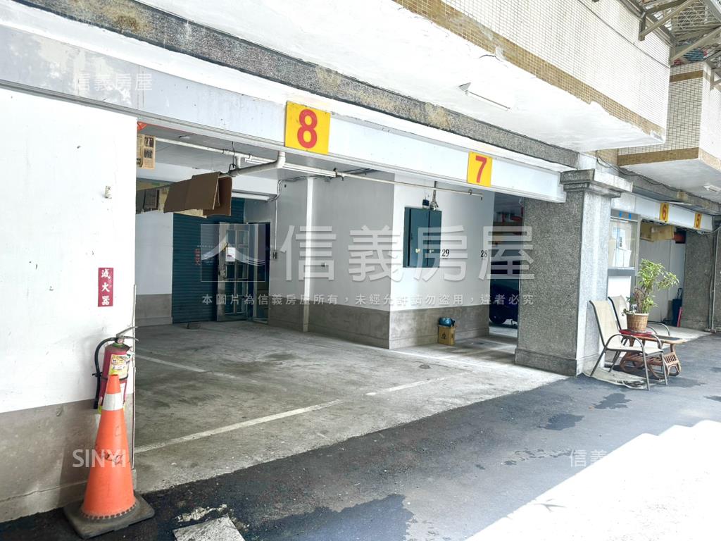 專任日光優美電梯大三房房屋室內格局與周邊環境