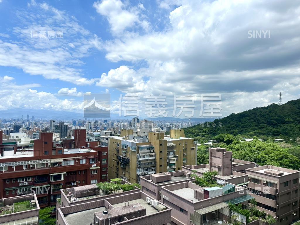 專任日光優美電梯大三房房屋室內格局與周邊環境