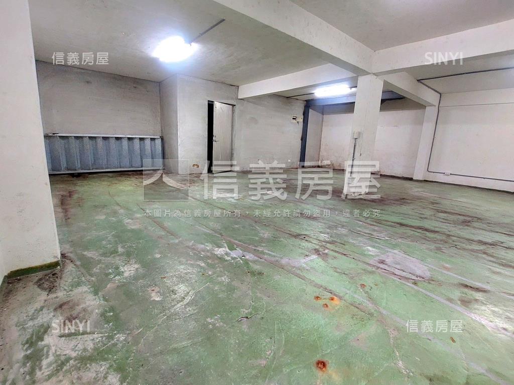 中華路面寬【三角窗店面】房屋室內格局與周邊環境