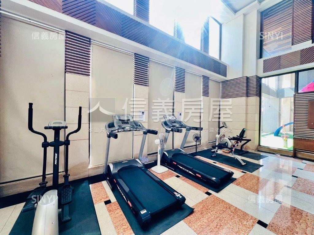 水晶鑽小資成家三房平車房屋室內格局與周邊環境