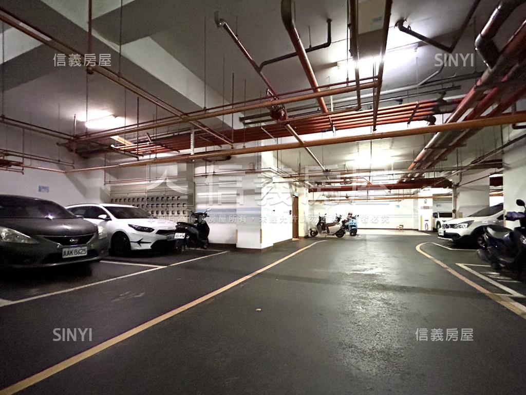 水晶鑽小資成家三房平車房屋室內格局與周邊環境