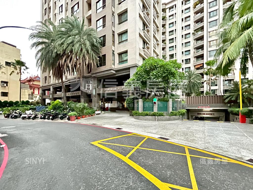 水晶鑽小資成家三房平車房屋室內格局與周邊環境