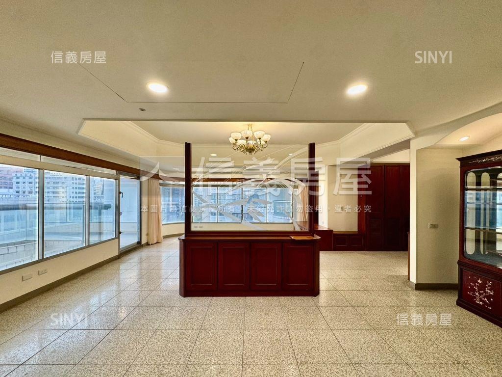 絕．當代紀念座三房雙平車房屋室內格局與周邊環境