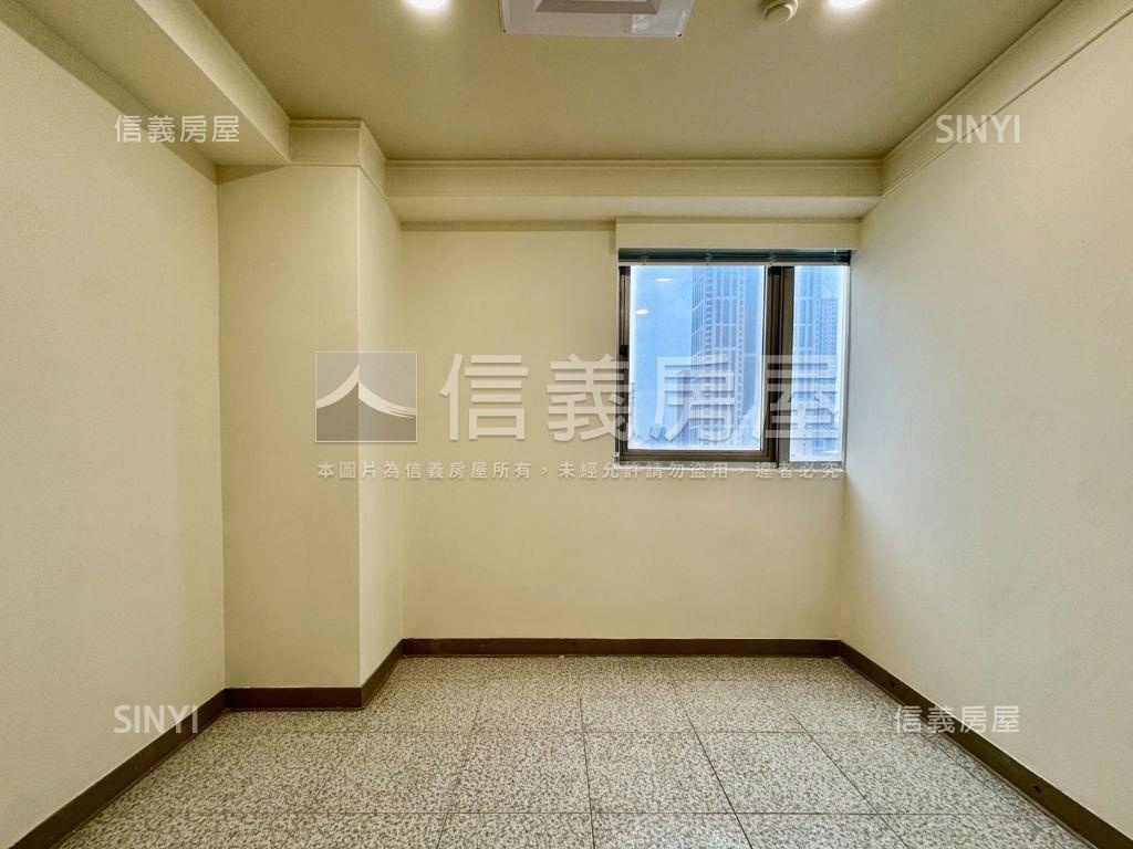 絕．當代紀念座三房雙平車房屋室內格局與周邊環境