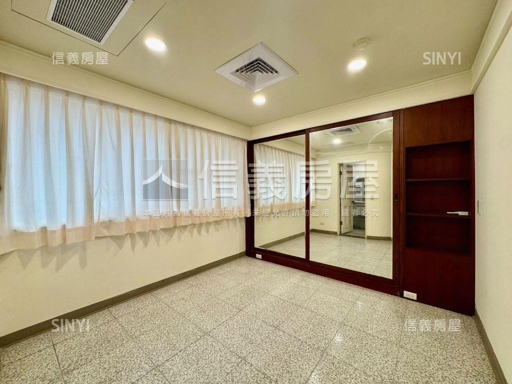 絕．當代紀念座三房雙平車房屋室內格局與周邊環境