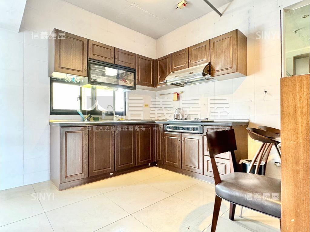 中都高樓景觀４房平車房屋室內格局與周邊環境