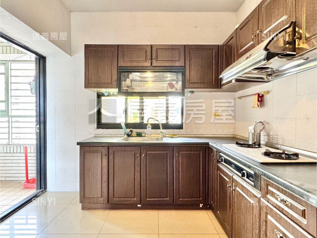 中都高樓景觀４房平車房屋室內格局與周邊環境