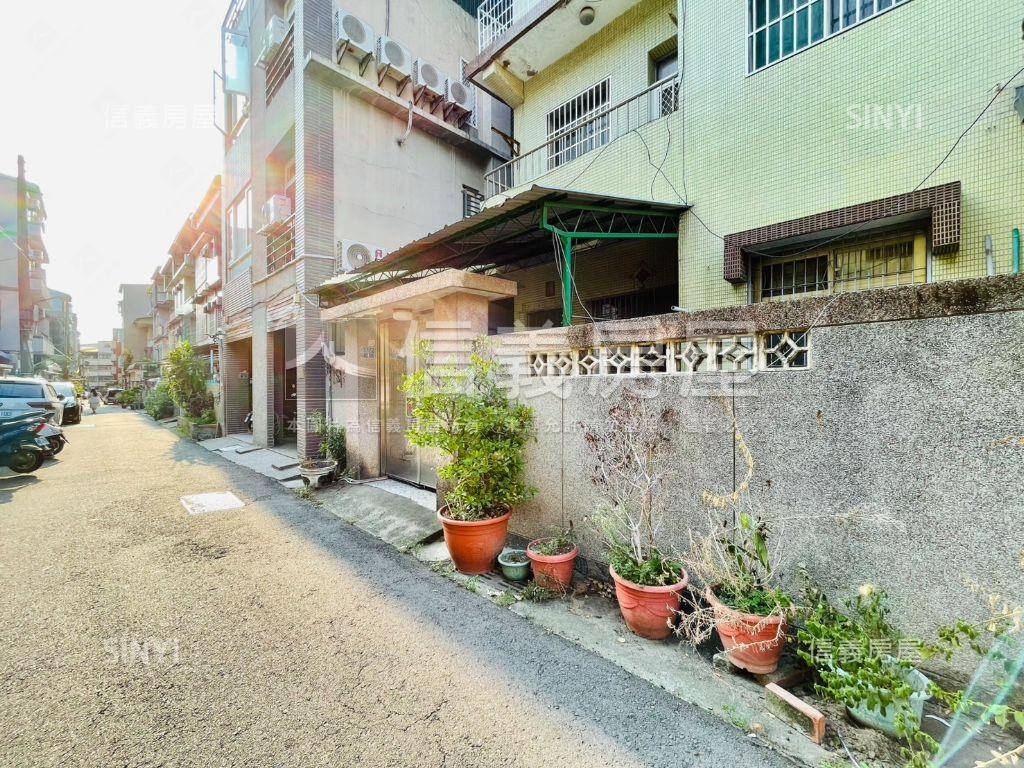 逢甲通透活巷大透天房屋室內格局與周邊環境