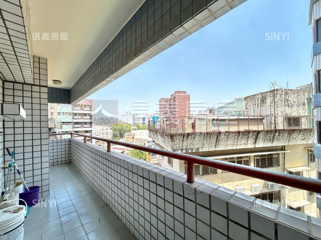 近五權車站三房房屋室內格局與周邊環境