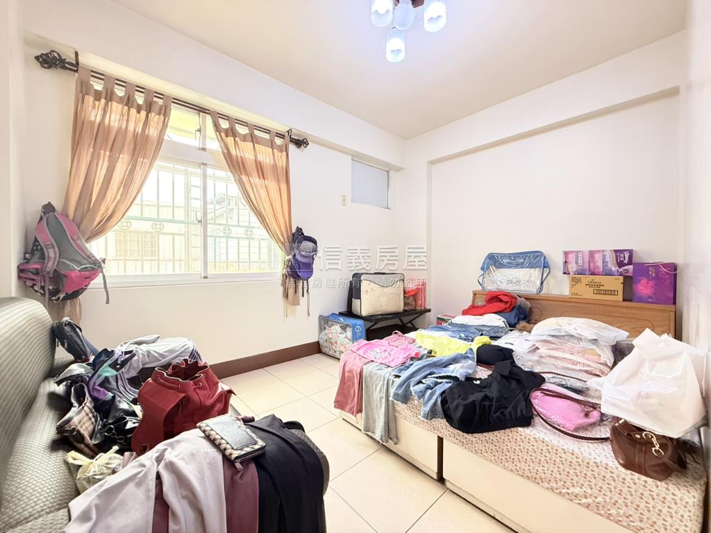 鳳翔稀有屋況佳漂亮車墅房屋室內格局與周邊環境