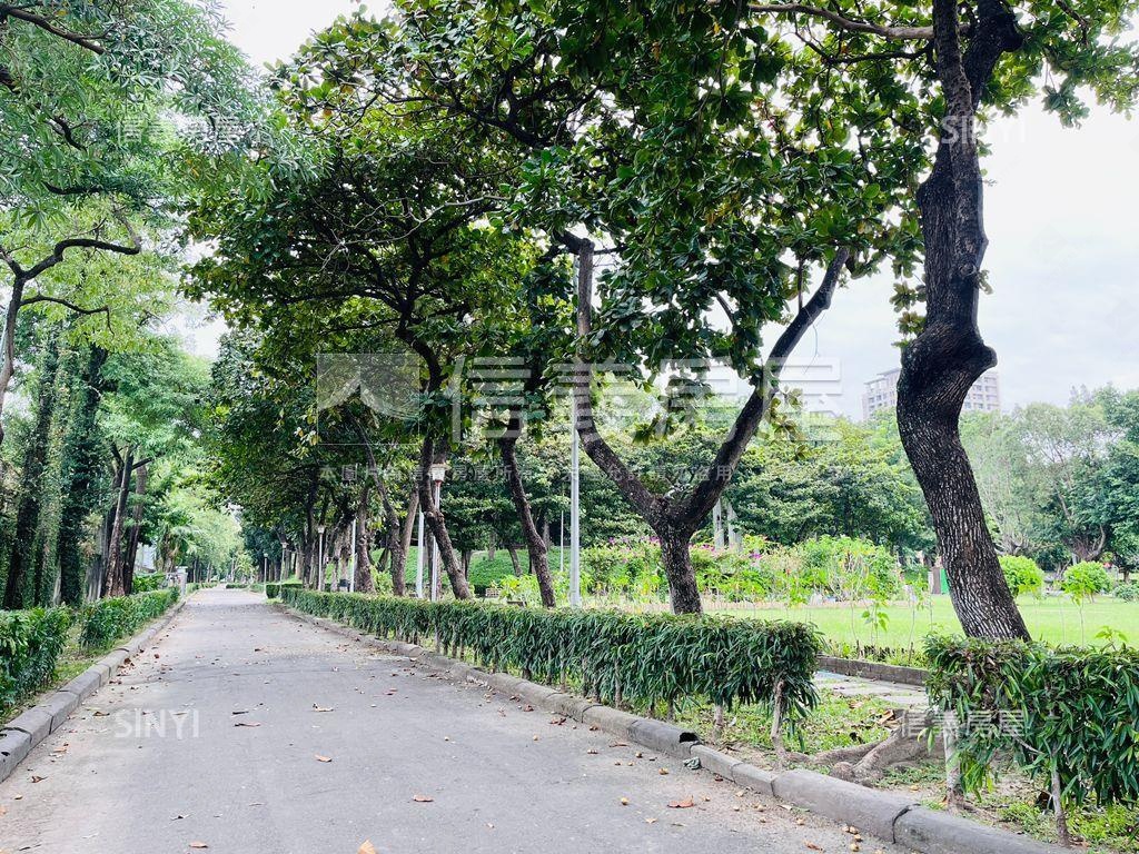 面健康公園臨路透天房屋室內格局與周邊環境