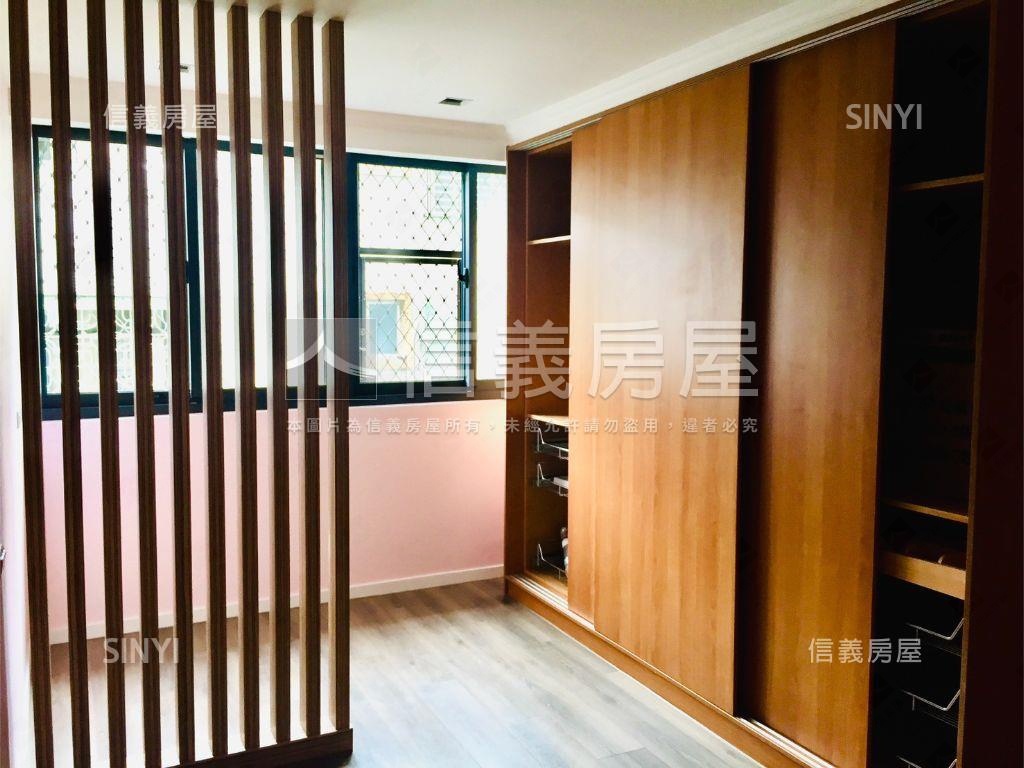 大空間雙溪官邸綠景車位房屋室內格局與周邊環境