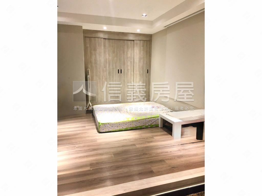 大空間雙溪官邸綠景車位房屋室內格局與周邊環境