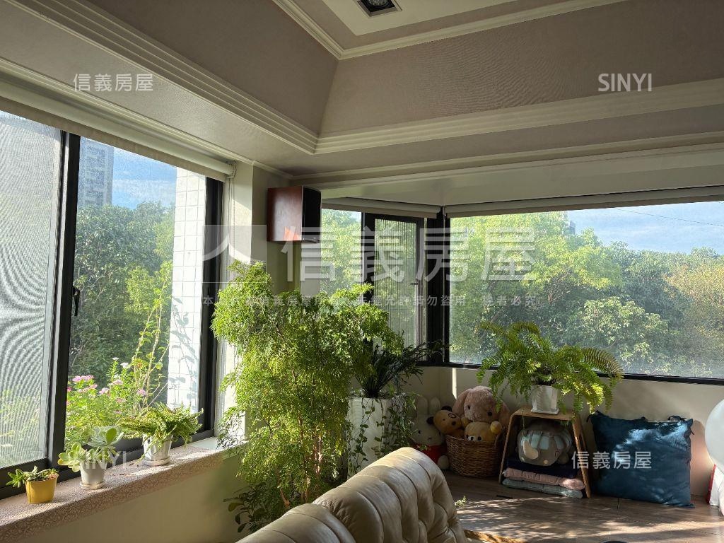 大空間雙溪官邸綠景車位房屋室內格局與周邊環境