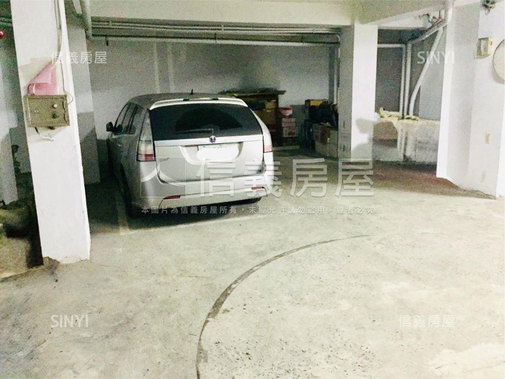 大空間雙溪官邸綠景車位房屋室內格局與周邊環境