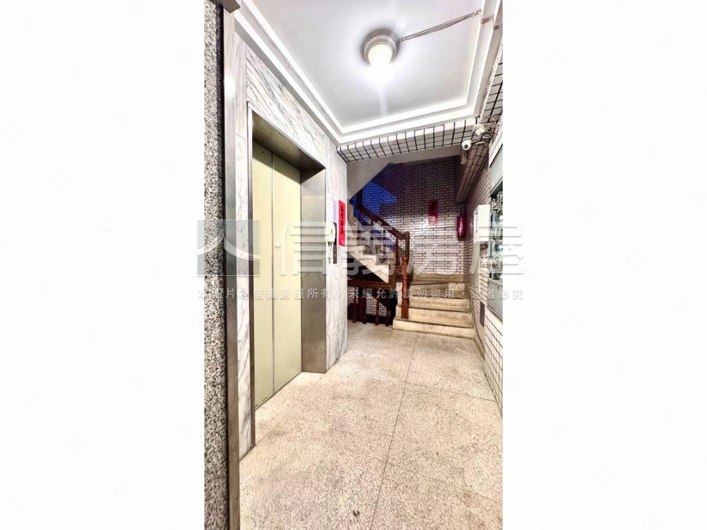 大空間雙溪官邸綠景車位房屋室內格局與周邊環境