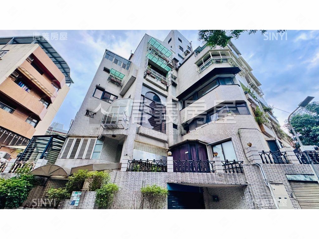 大空間雙溪官邸綠景車位房屋室內格局與周邊環境