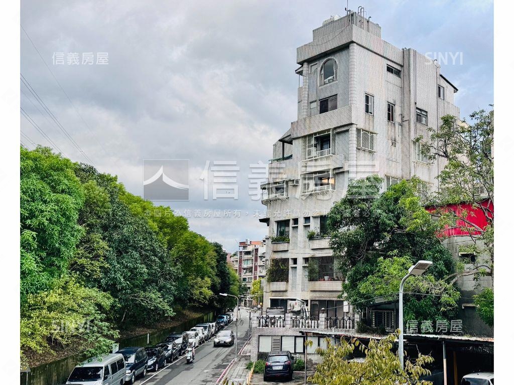 大空間雙溪官邸綠景車位房屋室內格局與周邊環境