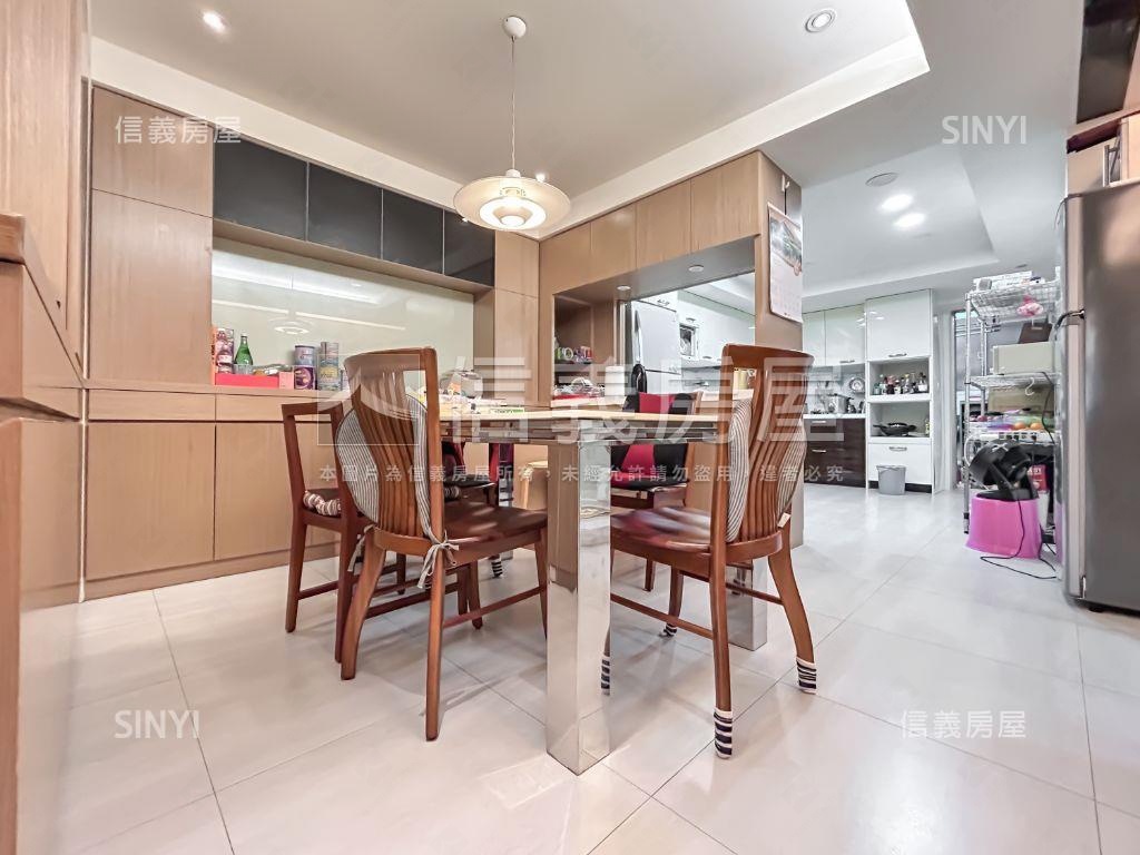 近民生圓環精美三房車位房屋室內格局與周邊環境