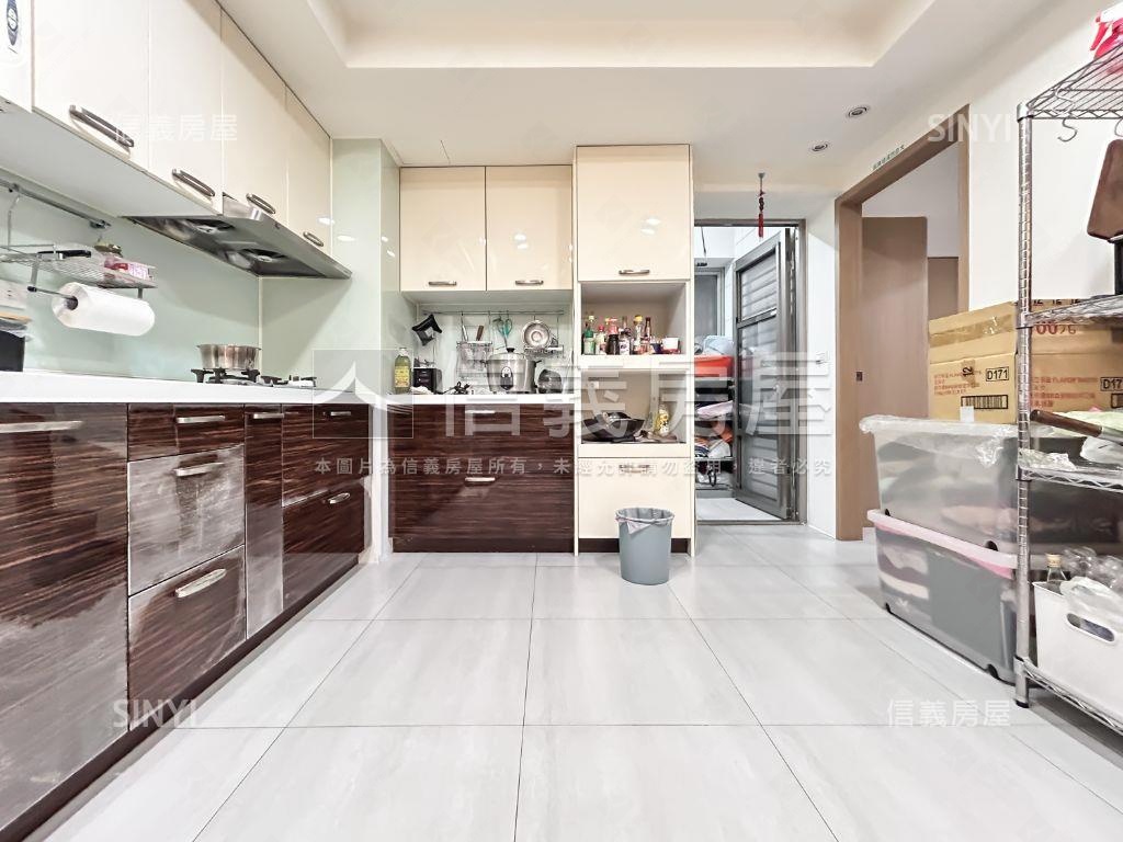 近民生圓環精美三房車位房屋室內格局與周邊環境