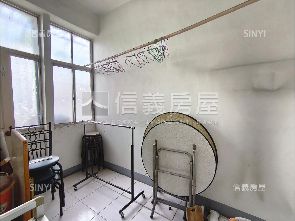 獨賣－低總價角窗三樓三房房屋室內格局與周邊環境