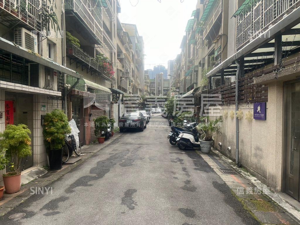 石牌－坡道機械車位房屋室內格局與周邊環境