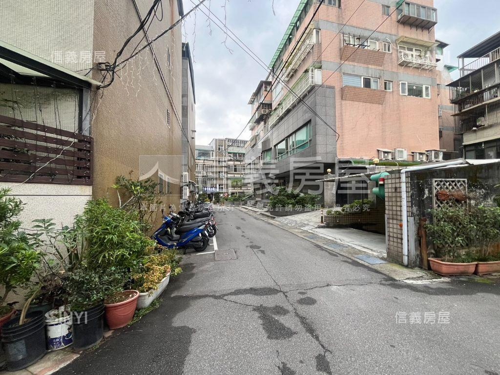 石牌－坡道機械車位房屋室內格局與周邊環境