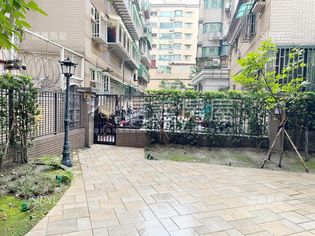 台北京城兩房平移車位房屋室內格局與周邊環境