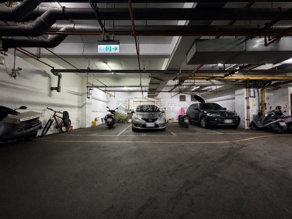 近生態園區捷運大四房平車房屋室內格局與周邊環境